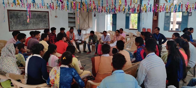 Índia - Seminário para a emancipação dos jovens das dioceses de Raigarh-Ambikapur e Jashpur