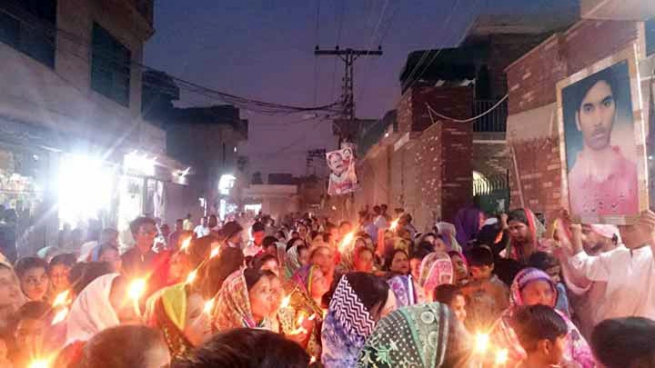 Paquistão – A comunidade cristã de Lahore celebra o aniversário de Akash Bashir
