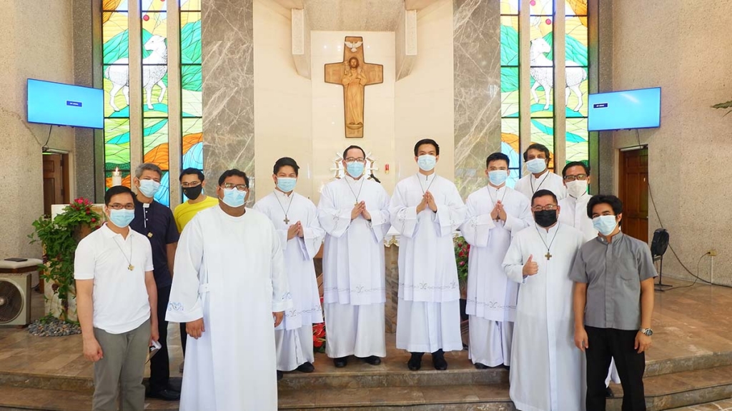 Filipinas - Profesión perpetua de siete salesianos
