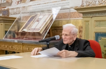 Watykan - Biblioteka Watykańska z radością i wzruszeniem świętowała 90. urodziny kardynała Fariny w dniu jego imienin