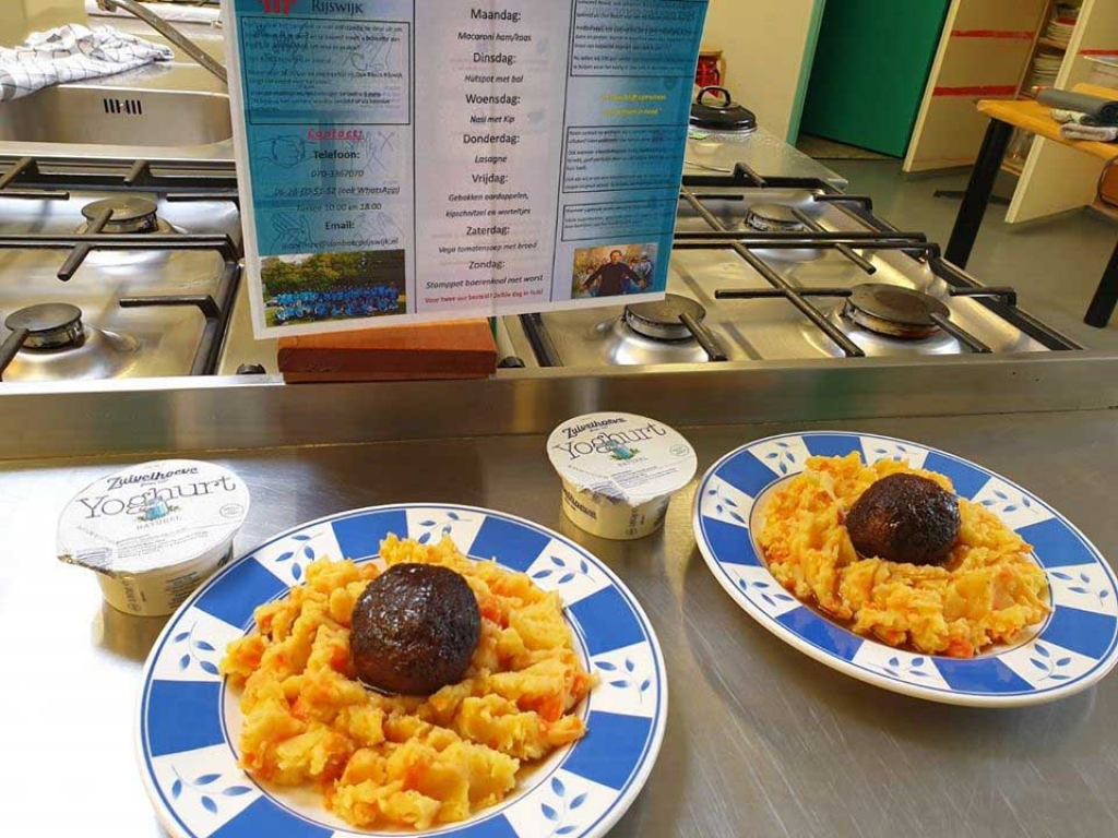 Olanda – Il “Don Bosco Rijswijk” porta pasti a domicilio alle persone anziane e sole