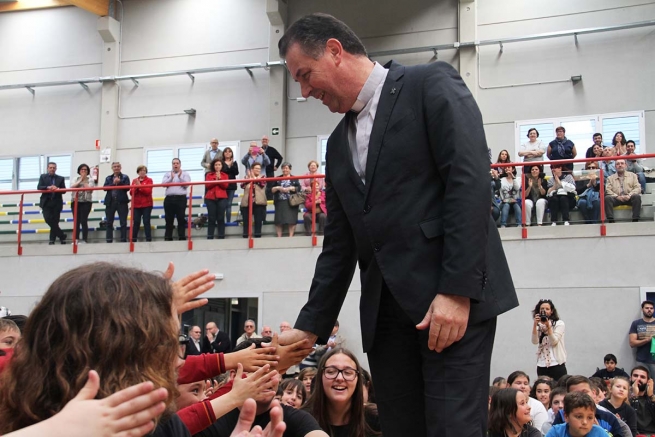 Espagne – La visite du Successeur de Don Bosco: considérer la vie comme don