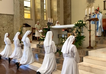 Italia – El Rector Mayor va a Mornese para las Profesiones Perpetuas y el aniversario de las FMA: "Cuando algo viene de Dios, permanece en el tiempo"