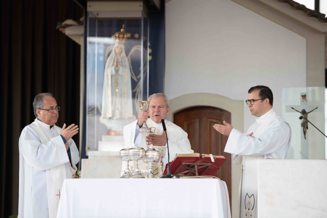 Portugal – Le Conseiller Général pour la Communication Sociale et les membres de la Consulte Mondiale rendent hommage à Notre-Dame de Fatima