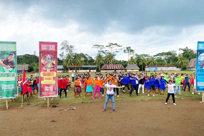 Perù – I giovani del bacino del fiume Manchari si ritrovano all’Incontro Giovanile Achuar