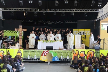 Italia – Festa MGS 2024: 650 giovani fanno vibrare di entusiasmo e gioia Piazza Lucio Dalla a Bologna