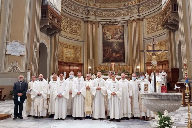 Italy - First profession of 13 Salesians in Genzano