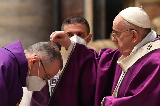 Vaticano – O Papa celebra a Santa Missa com Rito de bênção e imposição das Cinzas