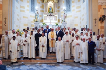 Italia - Profesión perpetua de cinco salesianos en Messina