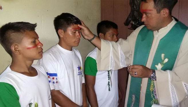 Brasil – Los Yanomami celebran el bautizo de 28 jóvenes