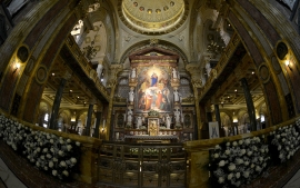 The two altars of the Mary Help of Christians basilica
