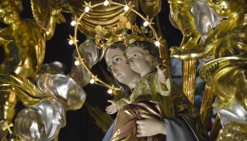 Italia – Dettagli della statua di Maria Ausiliatrice