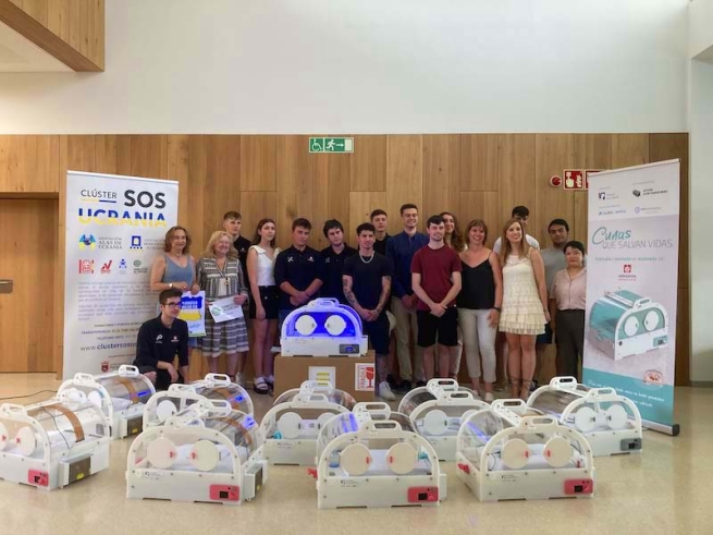 Espanha – Formação Profissional salesiana realiza 10 incubadoras para as crianças em risco na Ucrânia