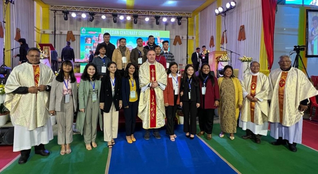 Inde – Le Recteur Majeur parmi ses jeunes : Messe à l'Expo des Jeunes du 100e anniversaire et séance de dialogue avec des garçons et des filles