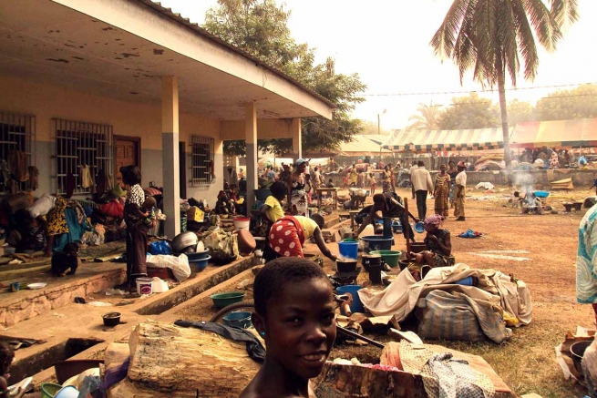Costa do Marfim – Duékoué, refúgio salesiano que salvou 30.000 vidas