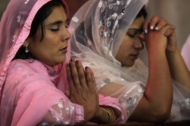 Pakistan – Attentato a Lahore: “dobbiamo rialzarci così come Cristo ha saputo rialzarsi pur portando la croce”