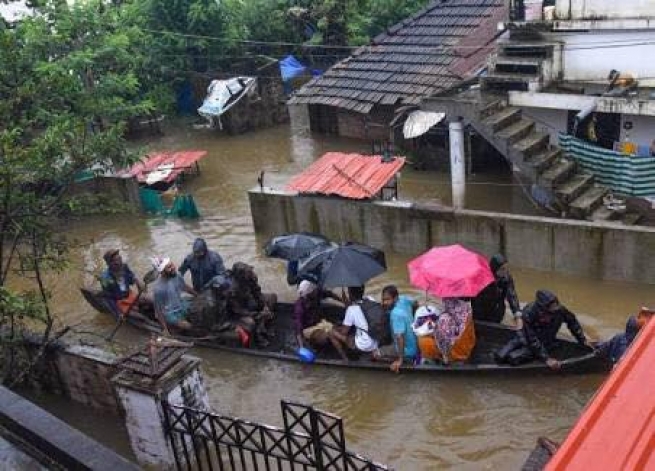 India – La peor temporada de monzones del siglo: 370 muertos en Kerala