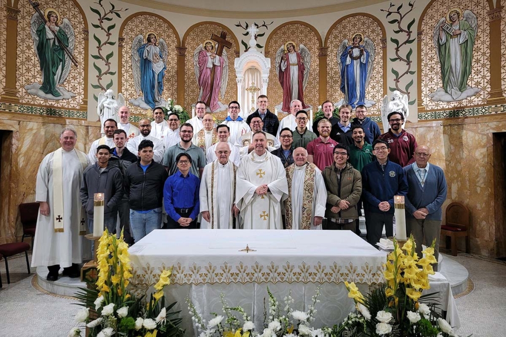 Estados Unidos - El Rector Mayor concluye su visita al Este de EE.UU. con un encuentro con los Salesianos en Formación