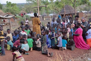 Uganda – Padre Arasu: “El covid-19 les ha robado a los refugiados lo poco que tenían”