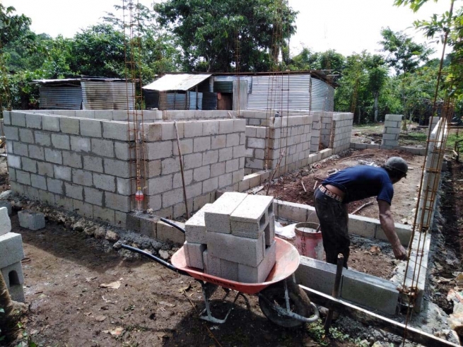 Guatemala – Une maison pour qui en a besoin : « ... voilà la Providence de Dieu qui me donne l’occasion pour aider tant de monde »