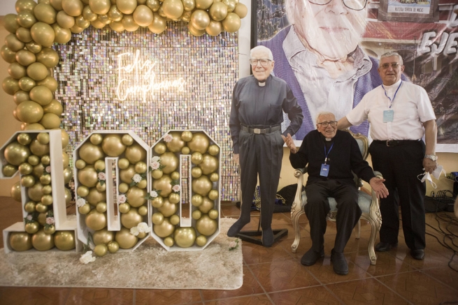 Ecuador – Fr Silverio Equísoain, SDB, turned 100