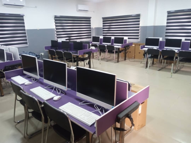 Nigeria - Salesian Center has new computer lab thanks for donor funding