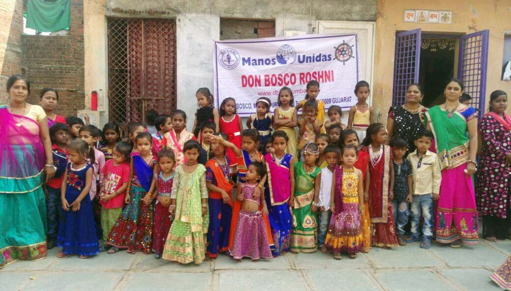 Índia - O "Festival Navratri" para 600 crianças das favelas de Vadodara