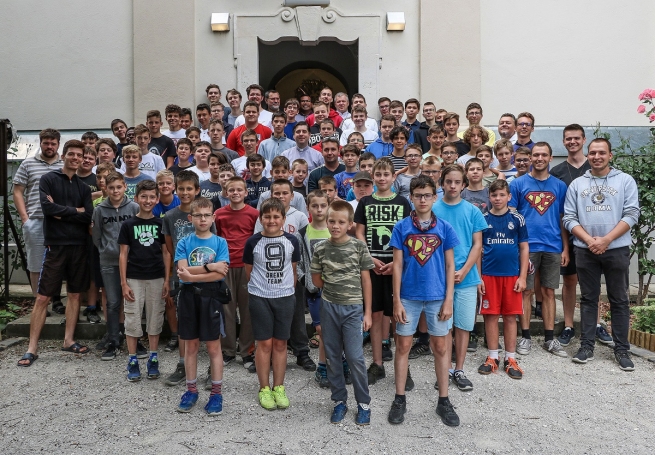 Hongrie – Les Salésiens organisent leur 26e Camp des Servants d’autel