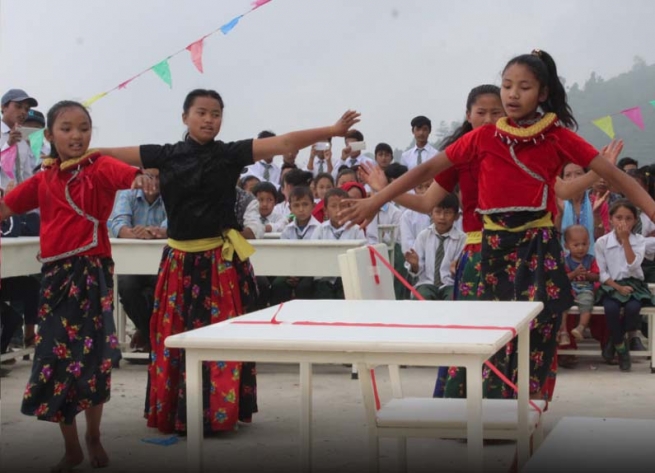 Nepal – Reconstruct earthquake-resistant schools and assist children and young people in need